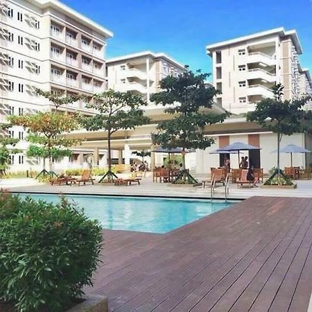 The Treehouse B @ Trees Residences Manila Exteriör bild